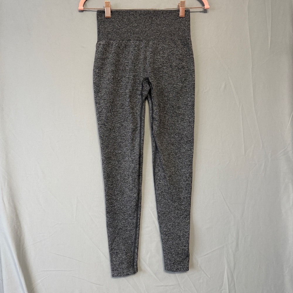 NVGTN Womens Contour Seamless Leggings Size Small Grey Scrunch Gym Workout Yoga